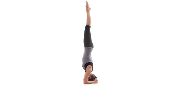 5 Yoga Poses for Travel Nurses - Stability Healthcare